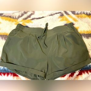 Zyia summer shorts size XL (12)